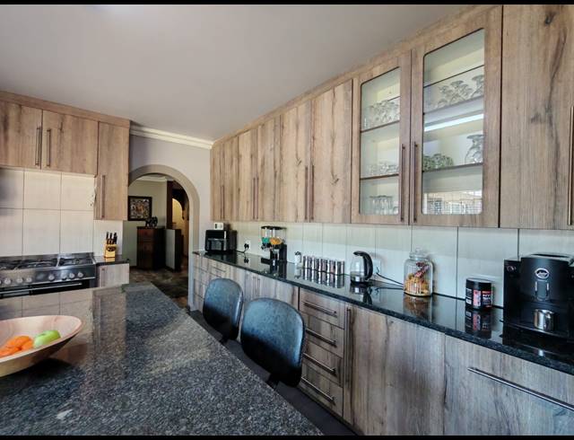 4 BEDROOM HOUSE FOR SALE IN THREE RIVERS EAST